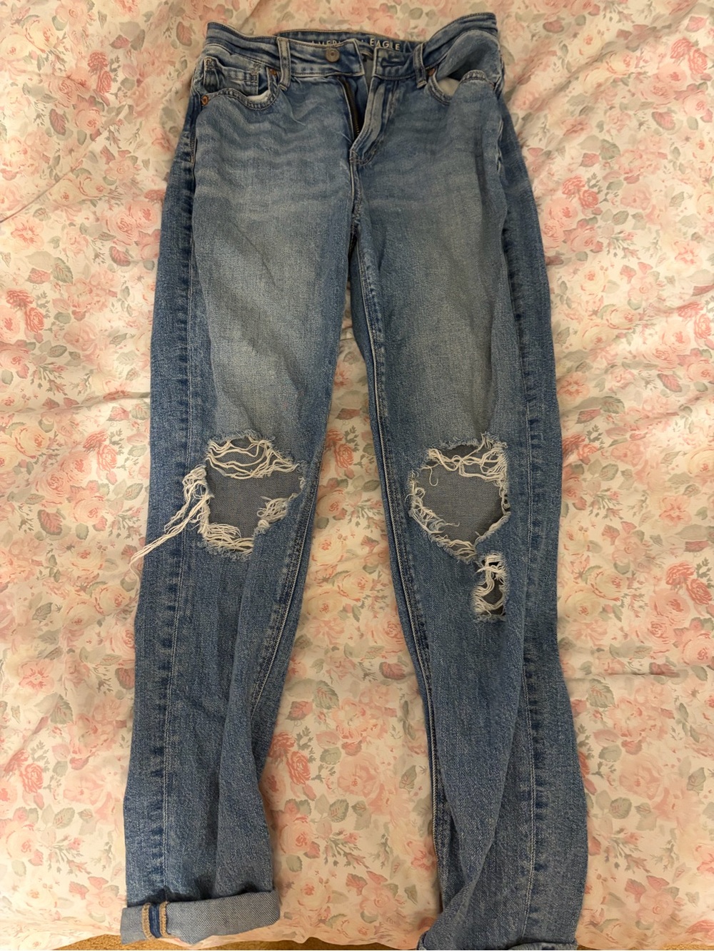 American Eagle Outfitters Light Blue Distressed Boyfriend Jeans